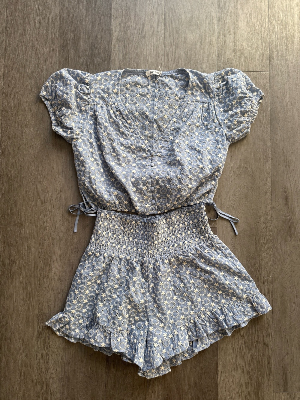 Smocked Waist Floral Puff-Sleeve Tunic Top — Light Blue